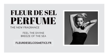 Perfume Ad with Fashionable Woman Facebook AD Modelo de Design