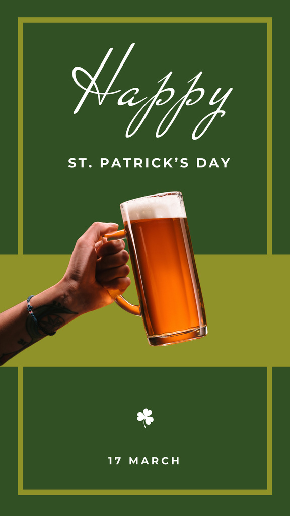 St. Patrick's Day Greetings with Beer Mug in Hand on Green Instagram Story Modelo de Design