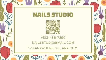Plantilla de diseño de Anuncio de salón de belleza con mujer sosteniendo esmalte de uñas Business Card US 