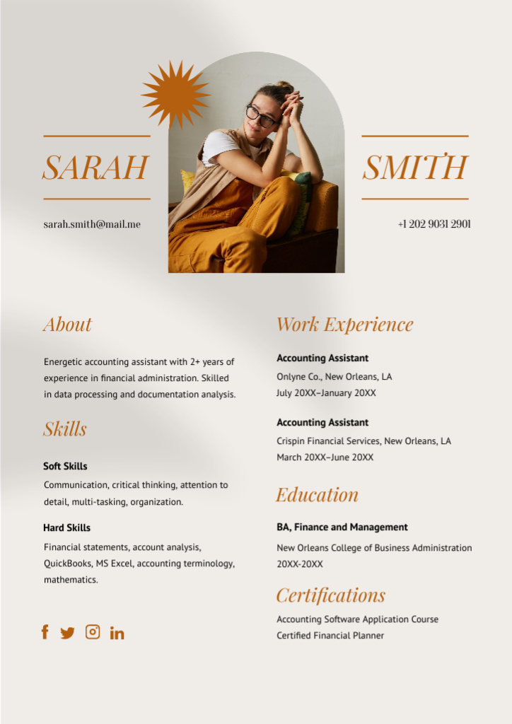 Template di design Well-educated Accounting Assistant Skills And Experience Description Resume