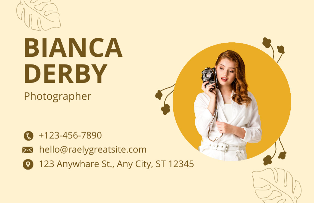 Photographer Services Offer with Beautiful Young Woman Business Card 85x55mm Šablona návrhu