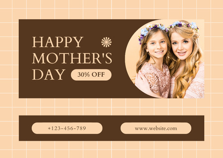 Äiti ja tytär kauniissa seppeleissä äitienpäivänä Card Design Template