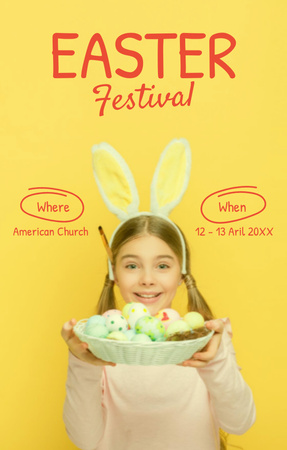 Plantilla de diseño de Anuncio del Festival de Pascua con Niña en Orejas de Conejo con Huevos de Pascua en Plato de Mimbre Invitation 4.6x7.2in 
