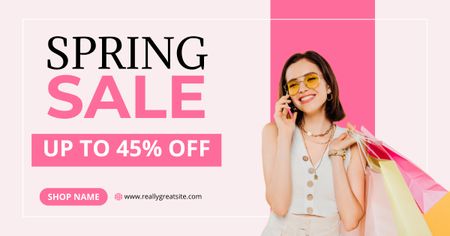 Объявление о весенней распродаже с молодой женщиной в солнцезащитных очках Facebook AD – шаблон для дизайна