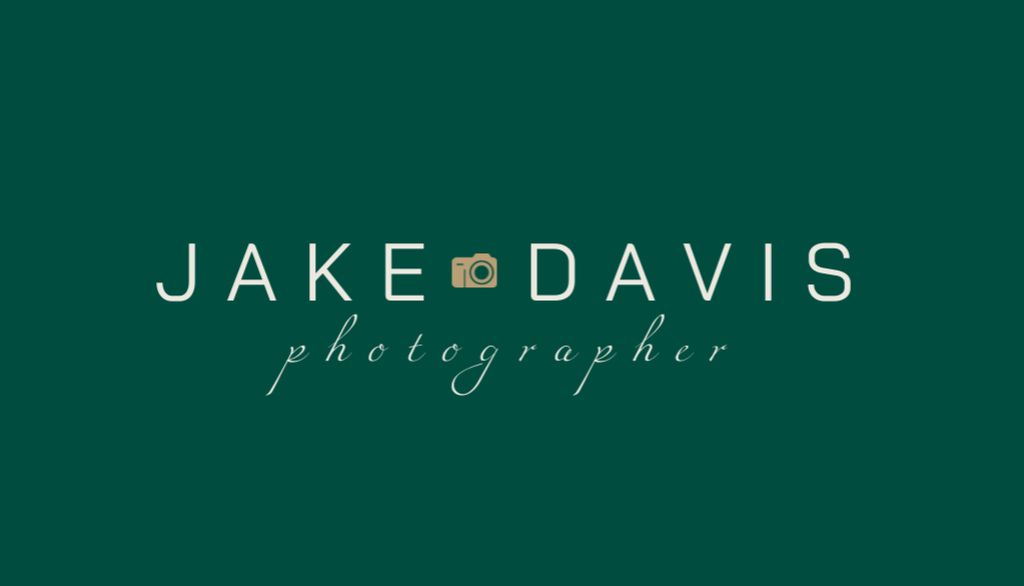 Modèle de visuel Photographer Contacts Information with Camera on Green - Business Card US