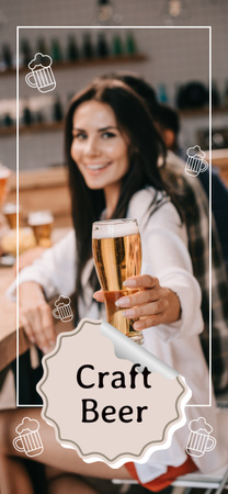 Ontwerpsjabloon van Snapchat Moment Filter van Lachende jonge vrouw met een glas ambachtelijk bier