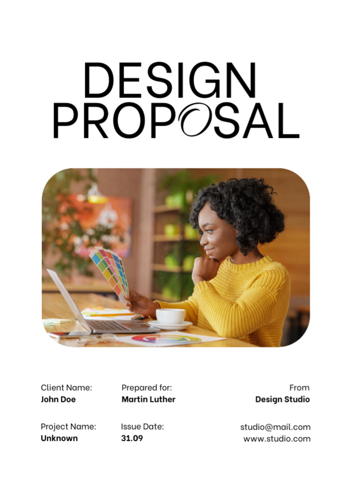 Designer is working in Studio Proposal – шаблон для дизайну