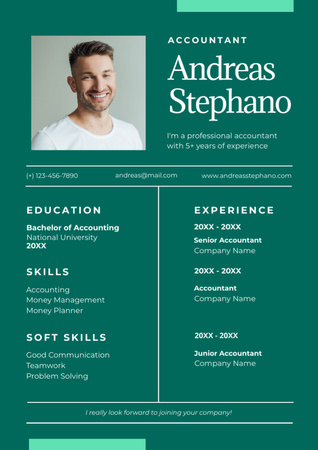 Platilla de diseño Skills and Experience of Accountant on Green Resume
