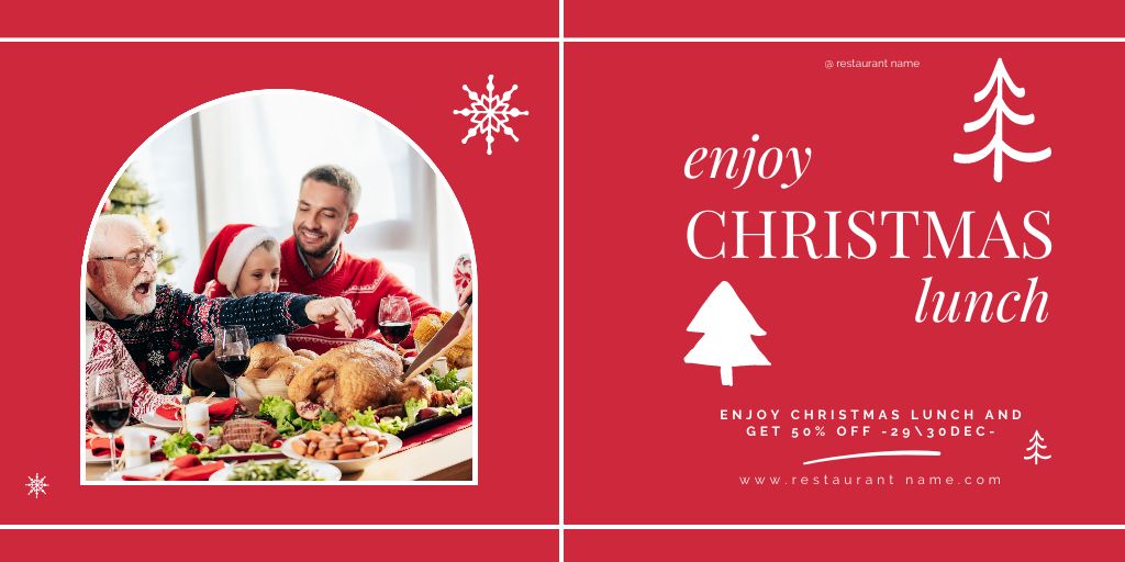 Ontwerpsjabloon van Twitter van Christmas meal discount with Happy Family