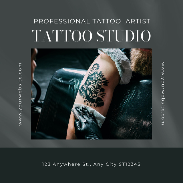 Designvorlage Professional Tattoo Artist In Studio In Gray für Instagram