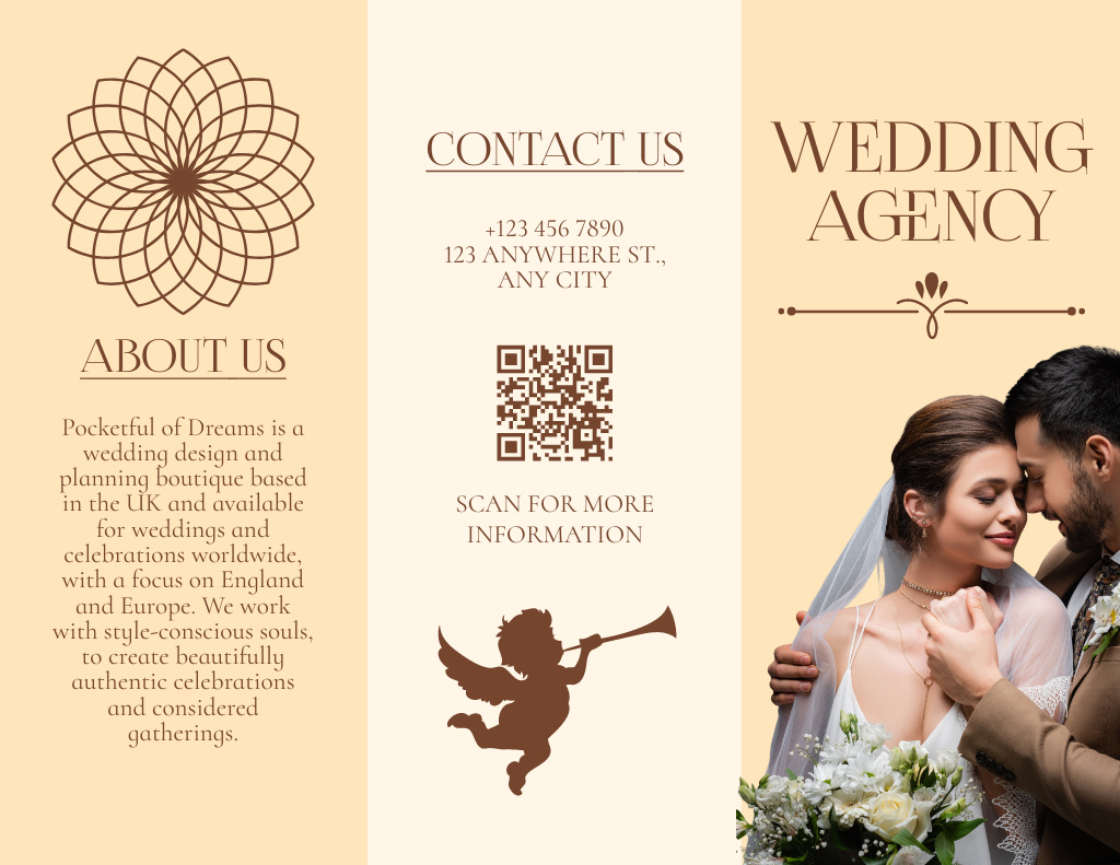 Wedding Agency Service Offer with Happy Newlyweds Brochure 8.5x11in Šablona návrhu