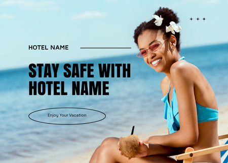 Template di design Pubblicità dell'hotel sulla spiaggia con una bella donna afroamericana Flyer 5x7in Horizontal