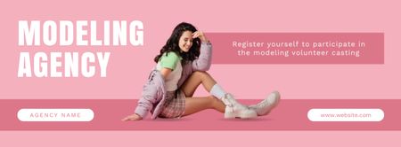 Stylový model pózuje na růžové Facebook cover Šablona návrhu