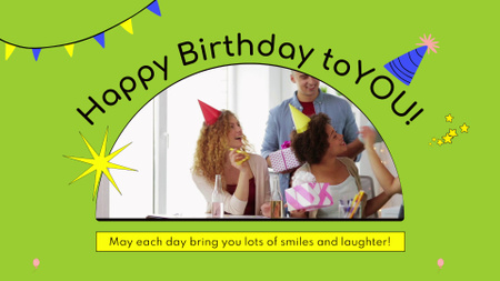 Modèle de visuel Félicitations d'anniversaire chaleureuses avec des cadeaux et du plaisir - Full HD video