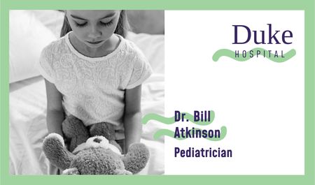 Information Card of Doctor Pediatrician with Little Girl Business card Modelo de Design