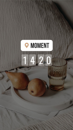 päärynät ja lasi vettä sängyssä Instagram Story Design Template