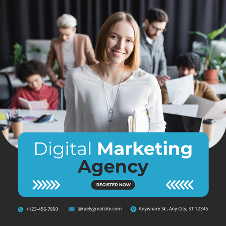 Platilla de diseño Colleagues in Office Offer Marketing Digital Agency Services Instagram
