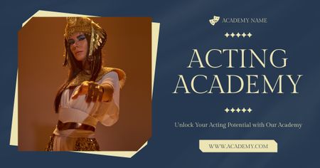 Altın Aksesuarlarla Sahne Görünümünde Kadın Oyuncu Facebook AD Tasarım Şablonu
