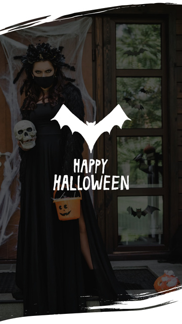 Halloween Inspiration with Bat's Silhouette Instagram Story Modelo de Design