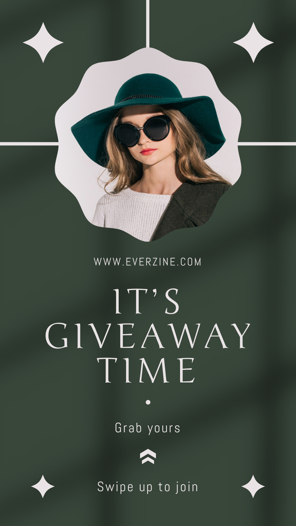 Template di design Green Giveaway of Female Fashion Instagram Story
