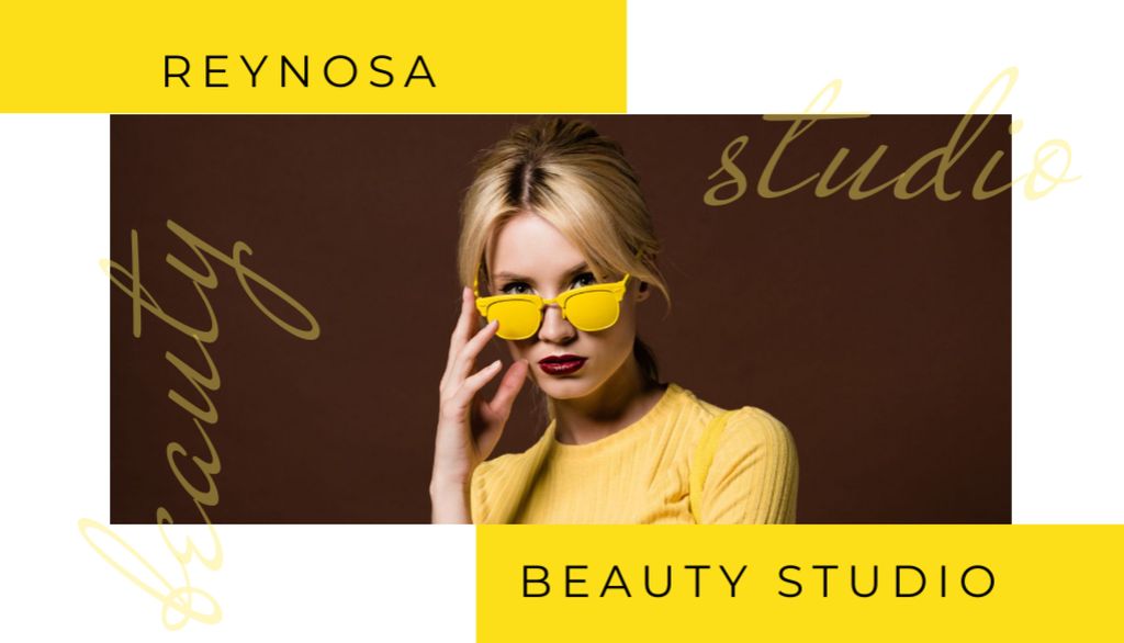 Modèle de visuel Beauty Studio Services Offer - Business Card US