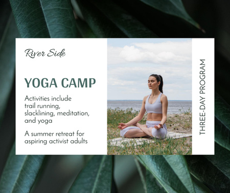 Designvorlage Yoga-Camp-Einladung auf dem Hintergrund tropischer Blätter für Facebook