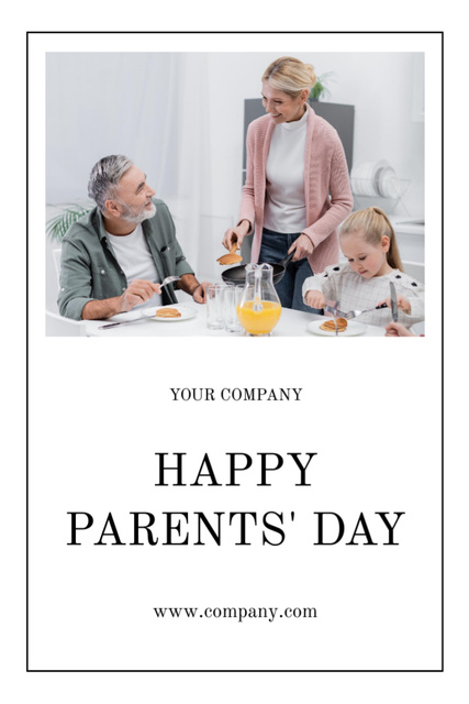 Ontwerpsjabloon van Postcard 4x6in Vertical van Happy Parents Day Greetings with Happy Family