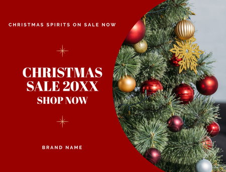 Template di design Offerta di vendita di Natale con albero decorato in rosso Postcard 4.2x5.5in