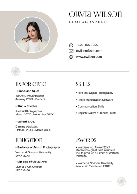Modèle de visuel Photographer Skills And Awards With Experience - Resume