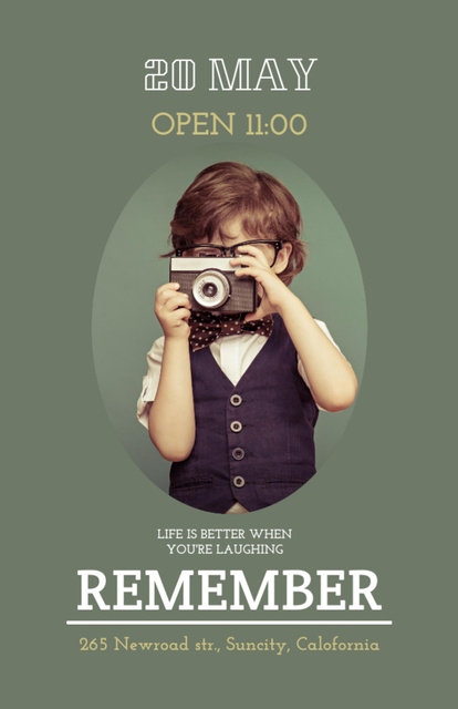 Motivational Quote With Child Taking Photo Invitation 5.5x8.5inデザインテンプレート