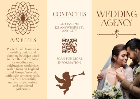Ontwerpsjabloon van Brochure van Serviceaanbieding huwelijksbureau met gelukkige pasgetrouwden