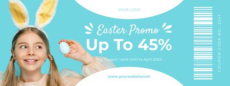 Húsvéti promóció gyermek nyuszi fülében, aki festett húsvéti tojást tart Coupon tervezősablon