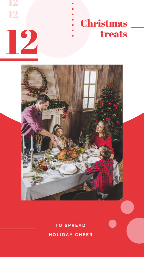 Designvorlage Family having Christmas dinner für Instagram Story