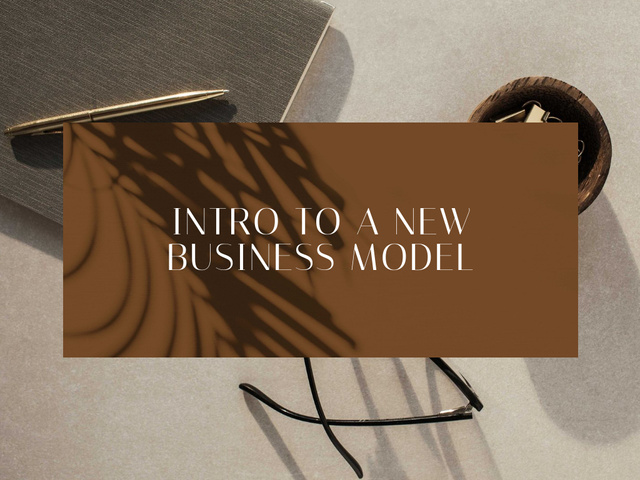 Modèle de visuel Business Model Development with Notebook and Pen - Presentation