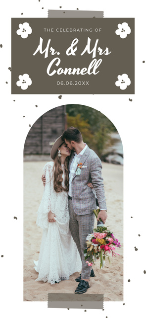 Plantilla de diseño de Kissing Newlyweds Couple Invites to Wedding Snapchat Moment Filter 