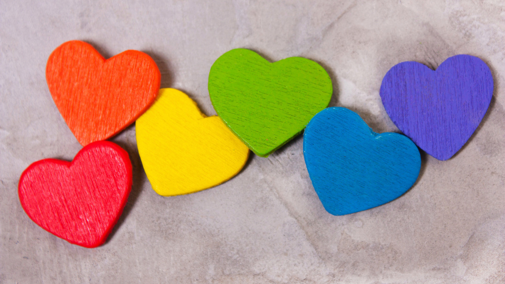 Hearts in All Colors of Rainbow on Grey Zoom Background – шаблон для дизайна