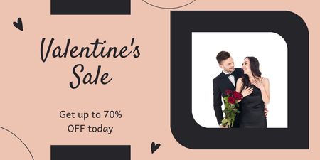 Platilla de diseño Valentine's Day Sale with Couple in Black Outfits Twitter
