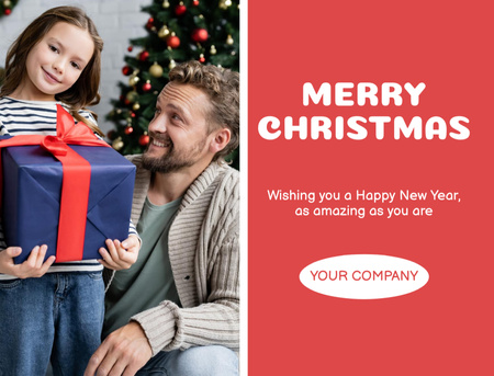 Template di design Christmas and New Year Cheers Father and daughter with Present Postcard 4.2x5.5in