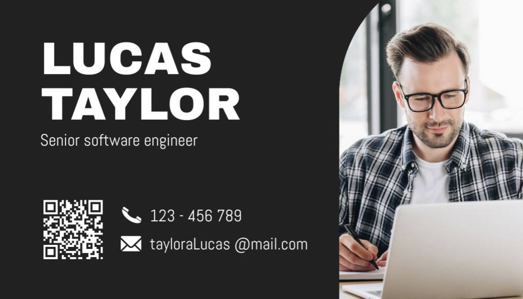 Services of Male Senior Software Engineer Business Card USデザインテンプレート