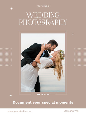Ontwerpsjabloon van Poster US van Aanbieding fotoservice met romantisch bruidspaar op het strand