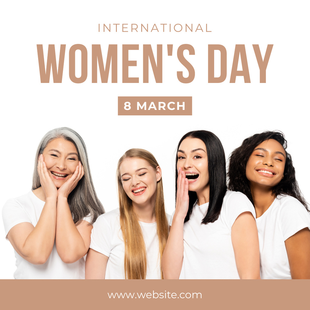 Women Smiling on International Women's Day Instagramデザインテンプレート
