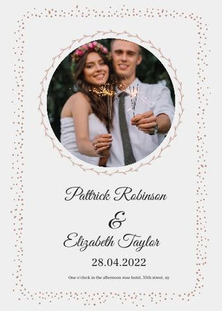 Designvorlage Wedding Announcement with Happy Newlyweds für Invitation