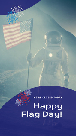 Amerikan Bayrağı ile Uzay Giysisi Giymiş Astronot TikTok Video Tasarım Şablonu
