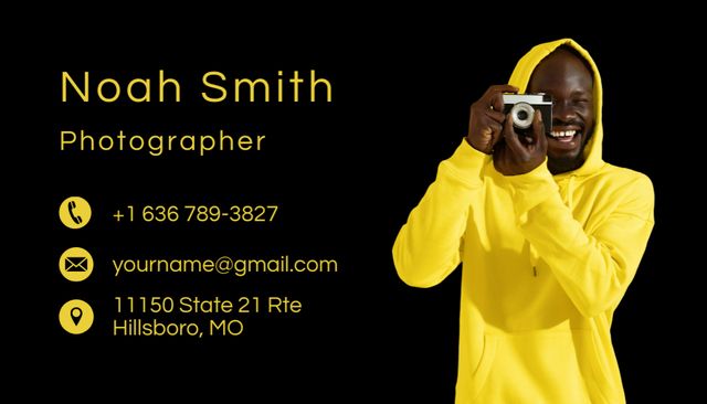 Smiling Photographer with Camera Business Card USデザインテンプレート