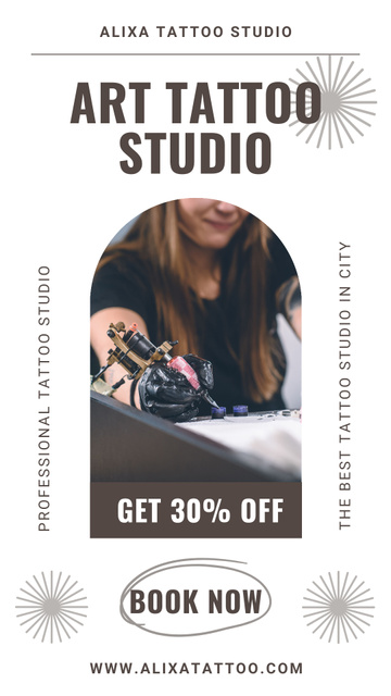 Designvorlage Professional Art Tattoo Studio With Discount für Instagram Story