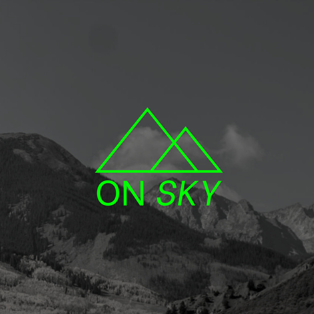 Platilla de diseño Majestic Mountains with Clouds Logo