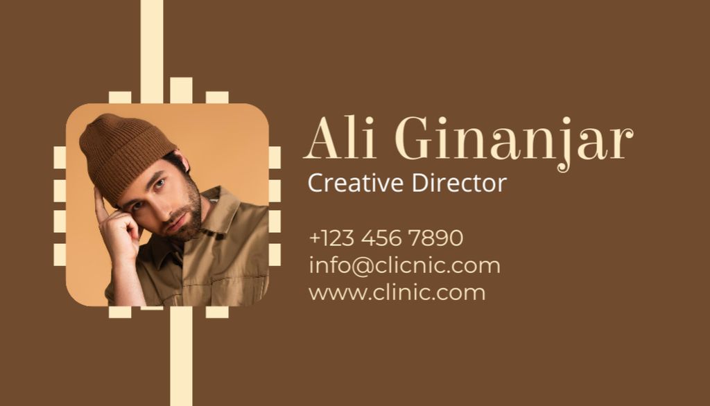 Creative Director Contacts on Brown Business Card US Modelo de Design
