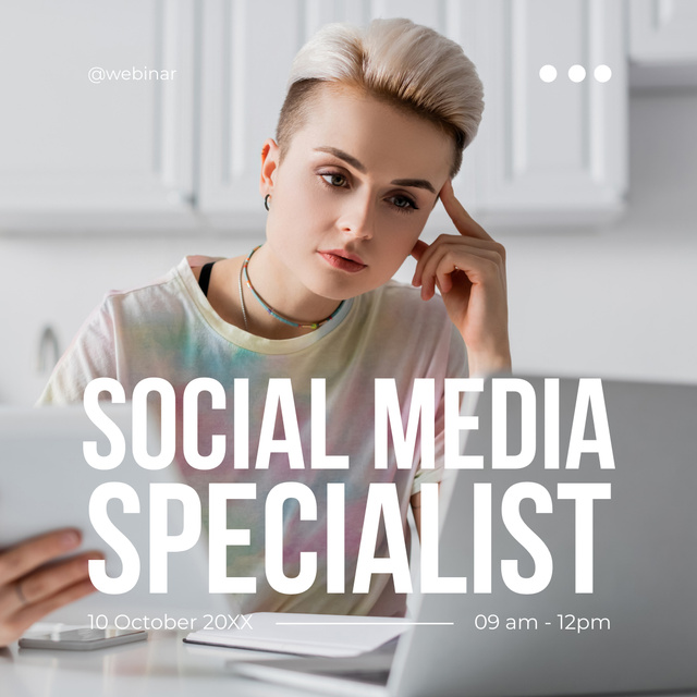 Plantilla de diseño de Training for Social Media Specialists LinkedIn post 