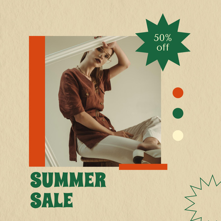 Modèle de visuel Annonce d'offre de soldes d'été avec une tenue à la mode en beige - Instagram