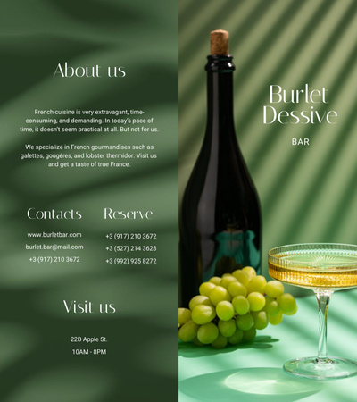 Üzüm ve şarap kadehi ile bir şişe şarap Brochure 9x8in Bi-fold Tasarım Şablonu